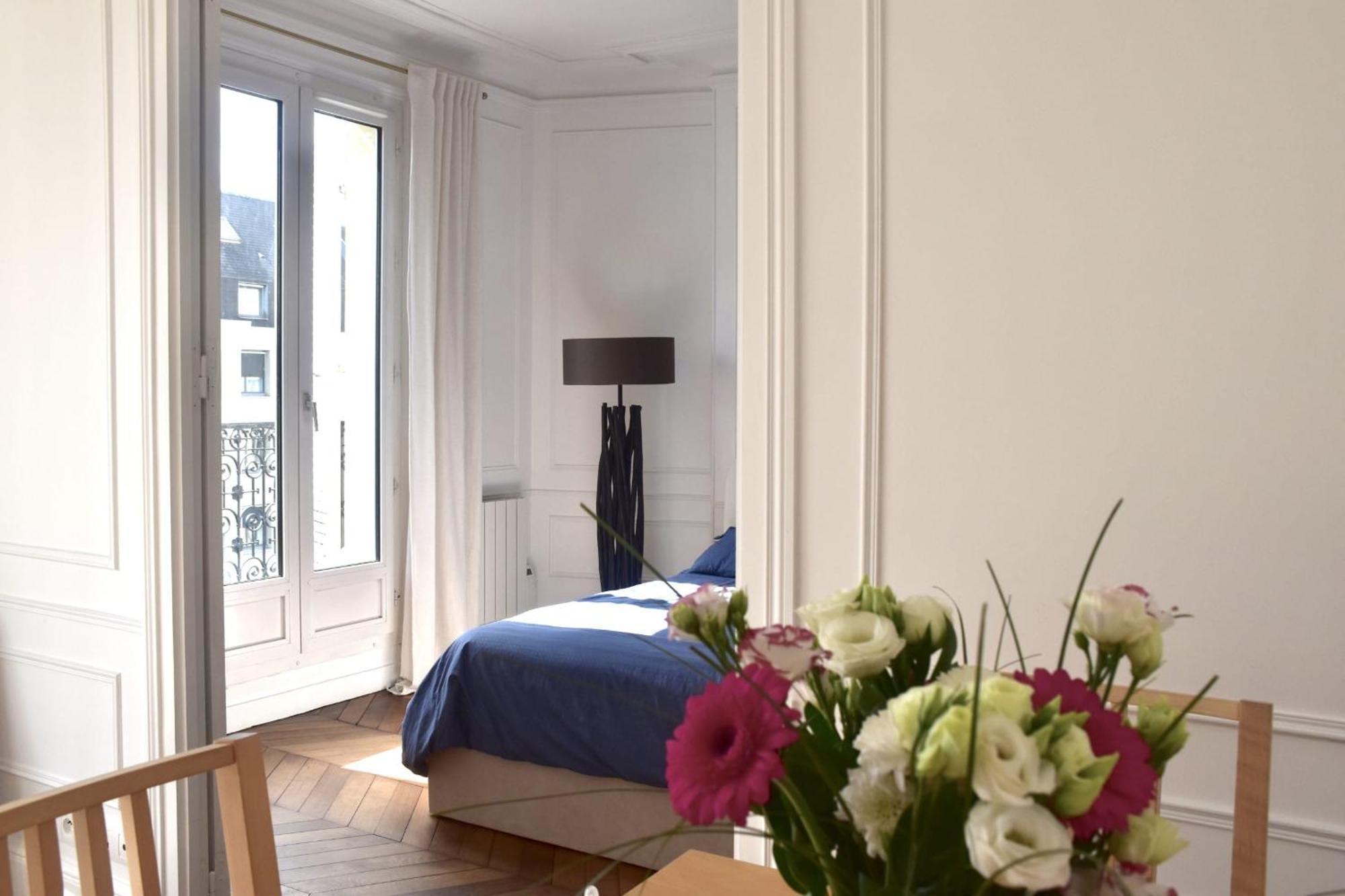 Parisian Flat Close Eiffel Tower * Parijs