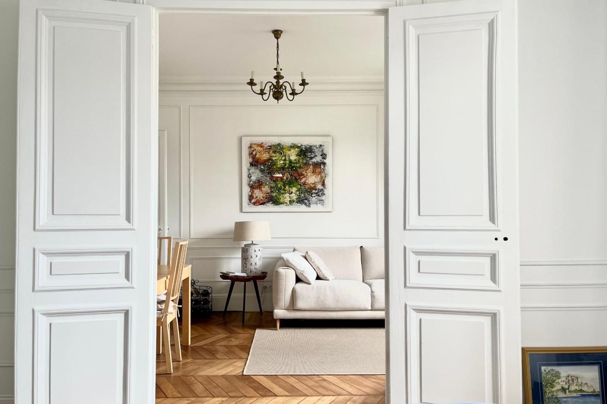 Parisian Flat Close Eiffel Tower